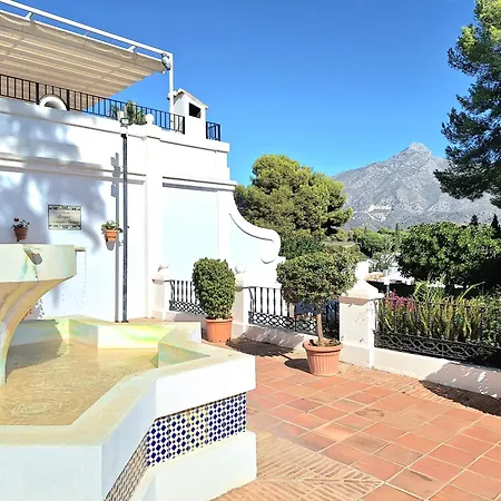 別荘 Aloha Pueblo Valle Del Golf, Puerto Banus マルベーリャ