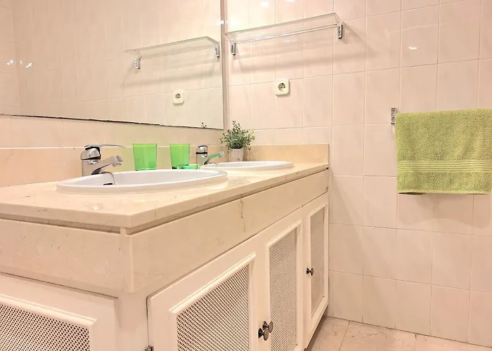 Aloha Pueblo Valle Del Golf, Puerto Banus