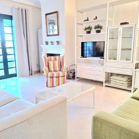 בית נופש Aloha Pueblo Valle Del Golf, Puerto Banus