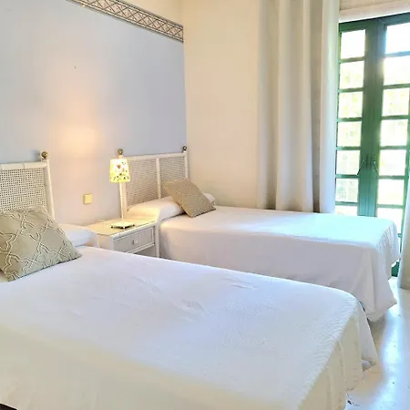 Aloha Pueblo Valle Del Golf, Puerto Banus *